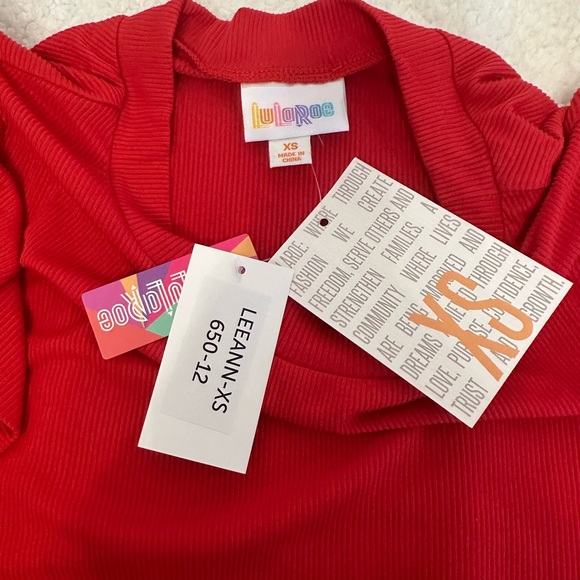 LulaRoe Leann ruffle top. Size XS. - Picture 6 of 7